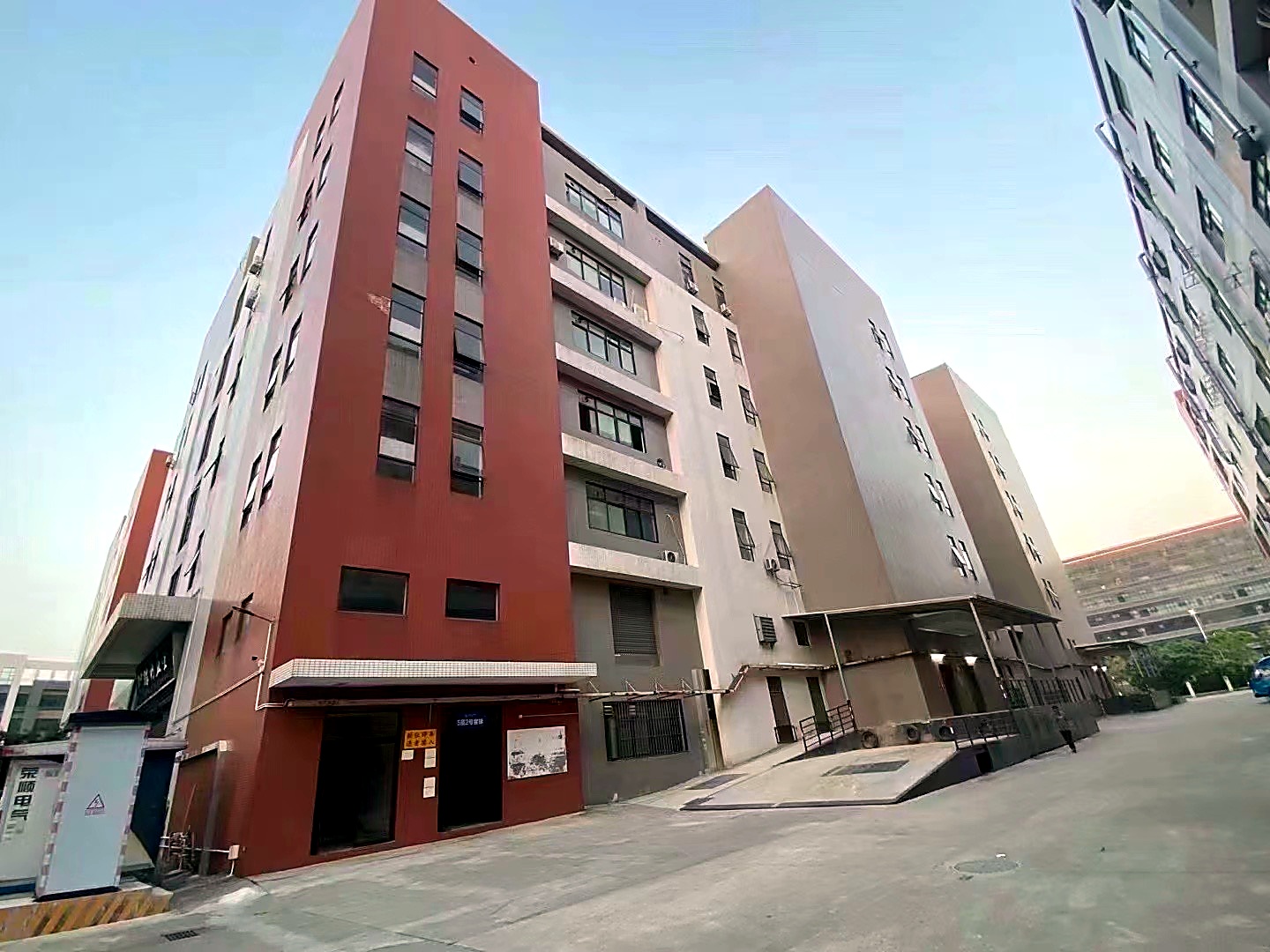 Foshan Demi Furniture Gate